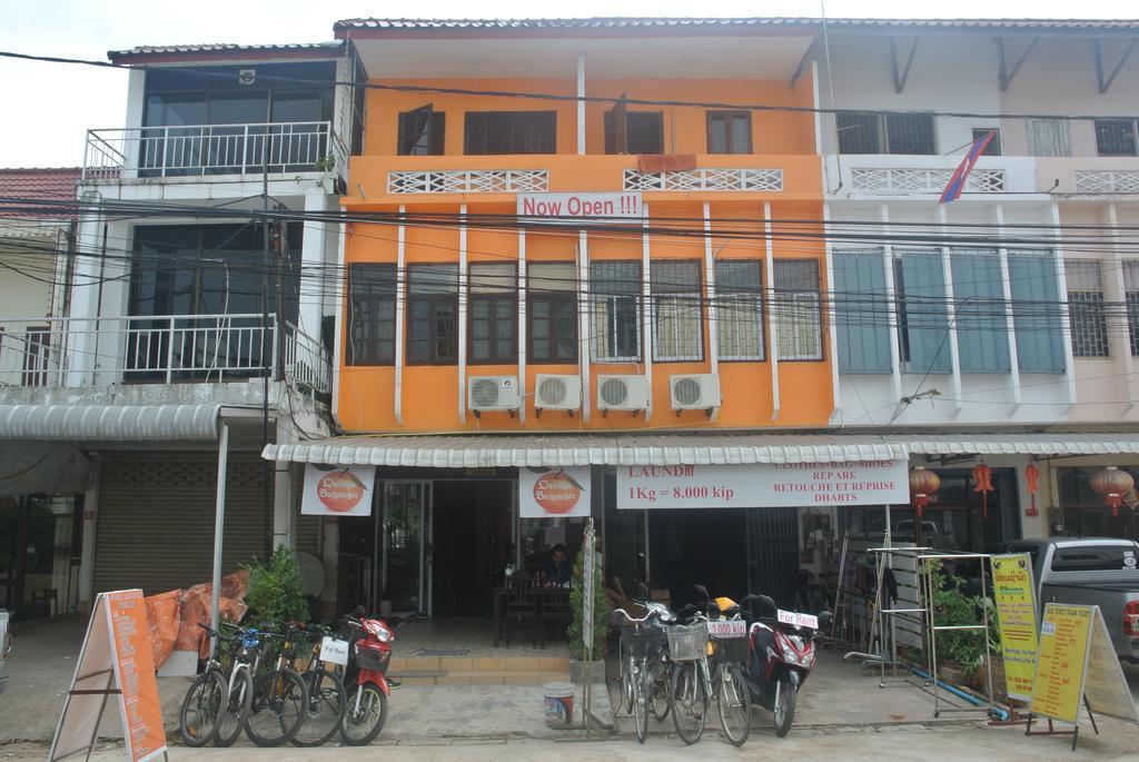 Orange Backpacker Hostel Вьентьян Экстерьер фото