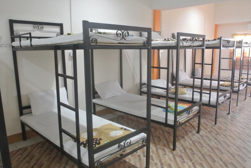 Orange Backpacker Hostel Вьентьян Номер фото