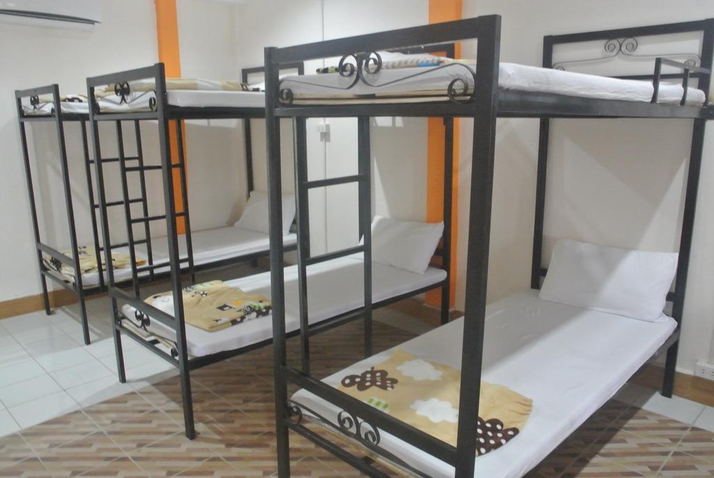 Orange Backpacker Hostel Вьентьян Номер фото