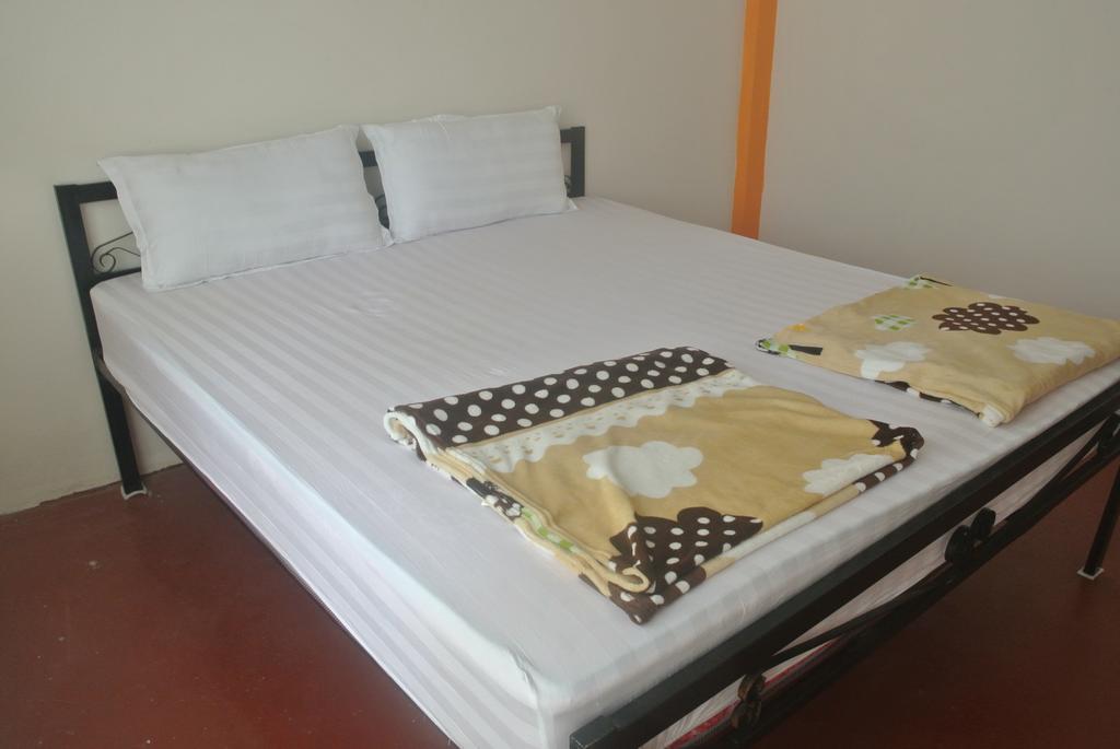 Orange Backpacker Hostel Вьентьян Номер фото