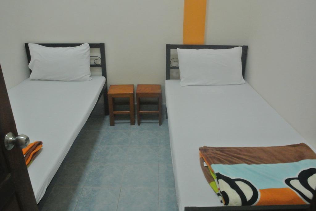 Orange Backpacker Hostel Вьентьян Номер фото
