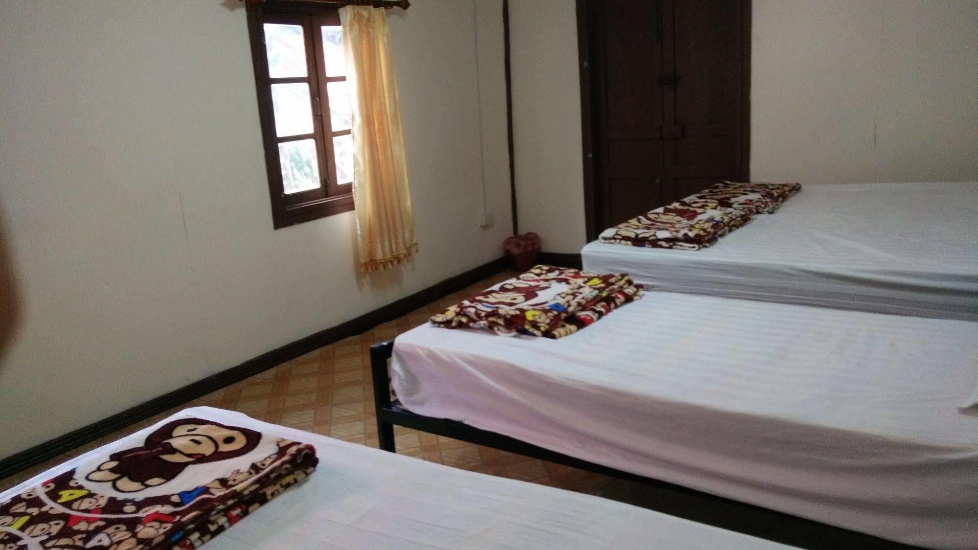 Orange Backpacker Hostel Вьентьян Экстерьер фото